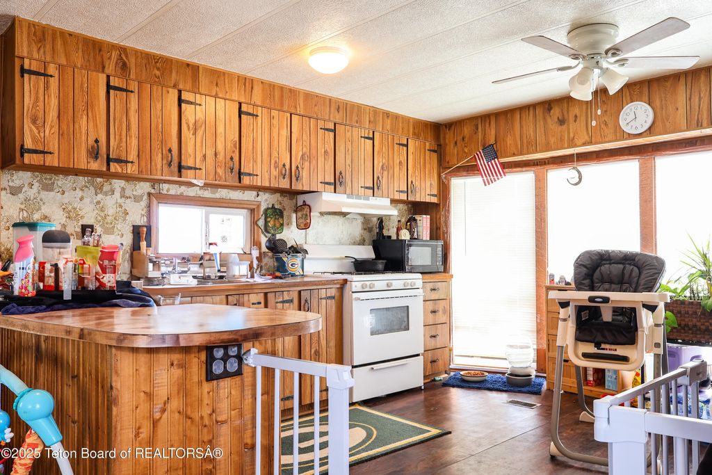 803 E THIRD, Marbleton, WY 83113 photo 4