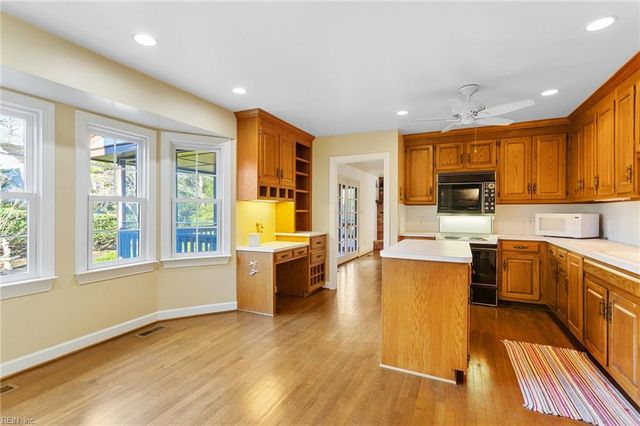 54 Settlers RD, Newport News, VA 23606