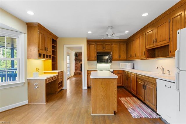 54 Settlers RD, Newport News, VA 23606