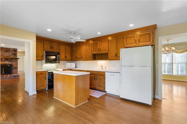 54 Settlers RD, Newport News, VA 23606