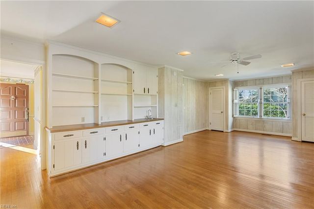54 Settlers RD, Newport News, VA 23606