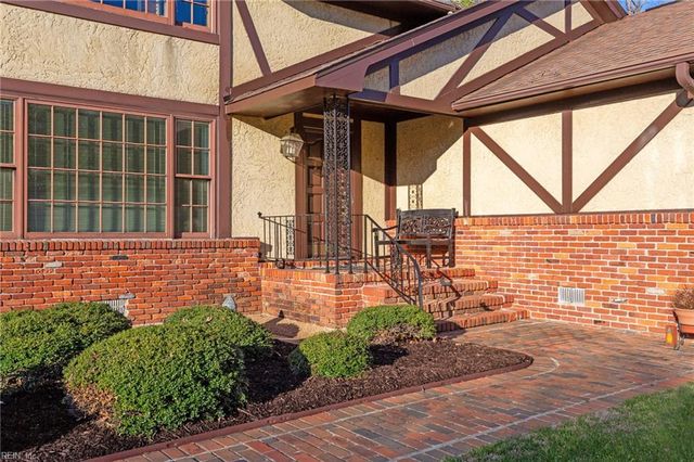 54 Settlers RD, Newport News, VA 23606