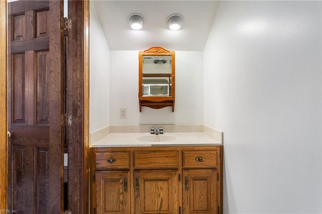 54 Settlers RD, Newport News, VA 23606