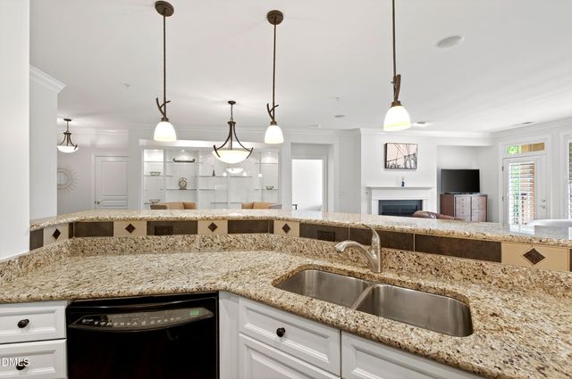 3920 Essex Garden Lane 304, Raleigh, NC 27612