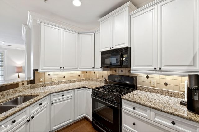 3920 Essex Garden Lane 304, Raleigh, NC 27612