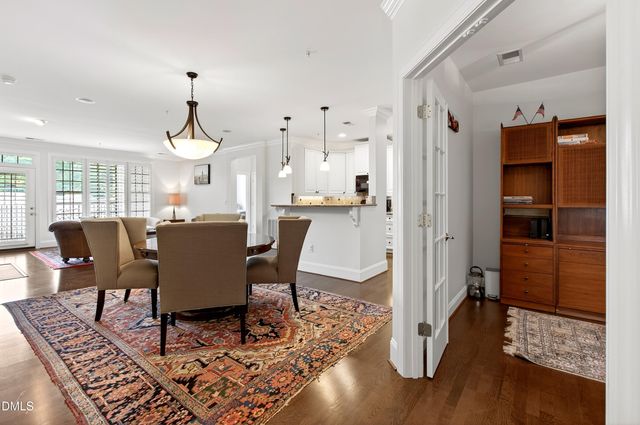 3920 Essex Garden Lane 304, Raleigh, NC 27612