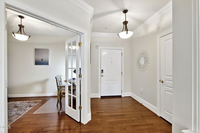 3920 Essex Garden Lane 304, Raleigh, NC 27612