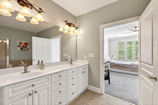 3920 Essex Garden Lane 304, Raleigh, NC 27612