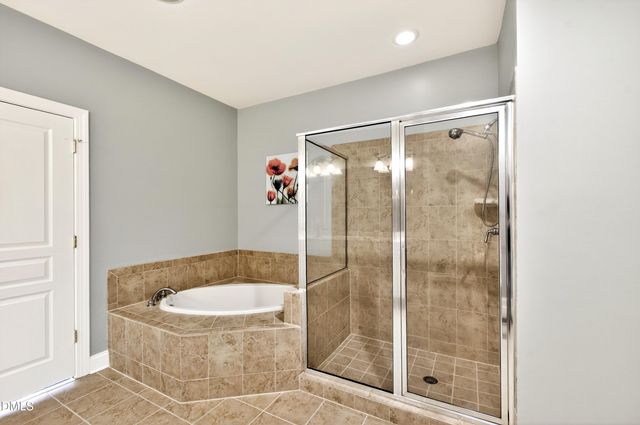 3920 Essex Garden Lane 304, Raleigh, NC 27612