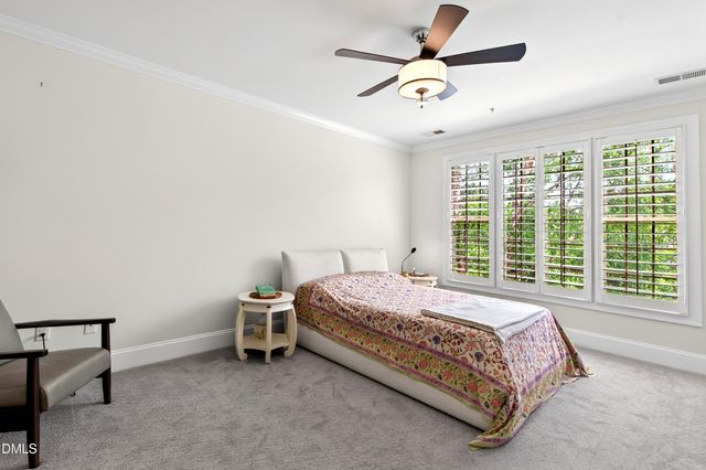 3920 Essex Garden Lane 304, Raleigh, NC 27612