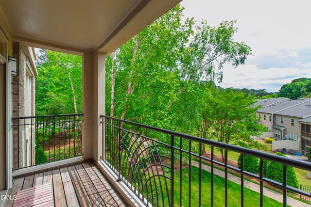3920 Essex Garden Lane 304, Raleigh, NC 27612