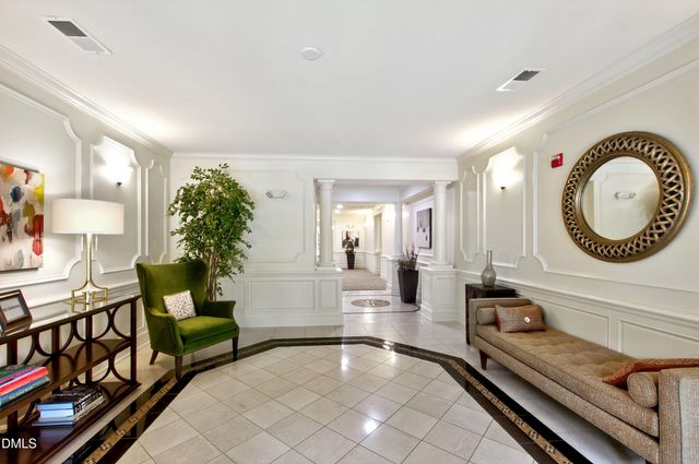 3920 Essex Garden Lane 304, Raleigh, NC 27612