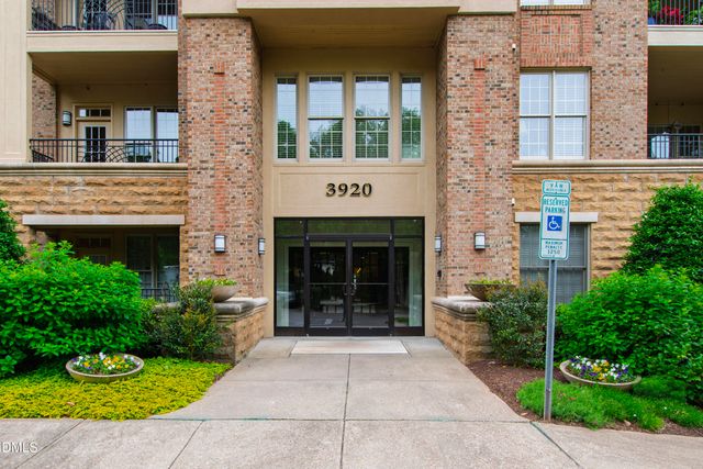 3920 Essex Garden Lane 304, Raleigh, NC 27612