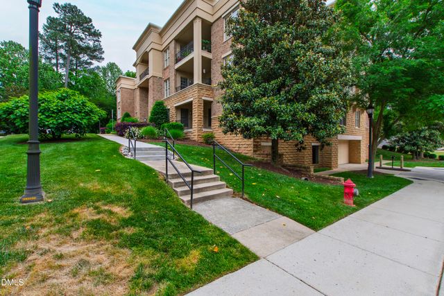 3920 Essex Garden Lane 304, Raleigh, NC 27612