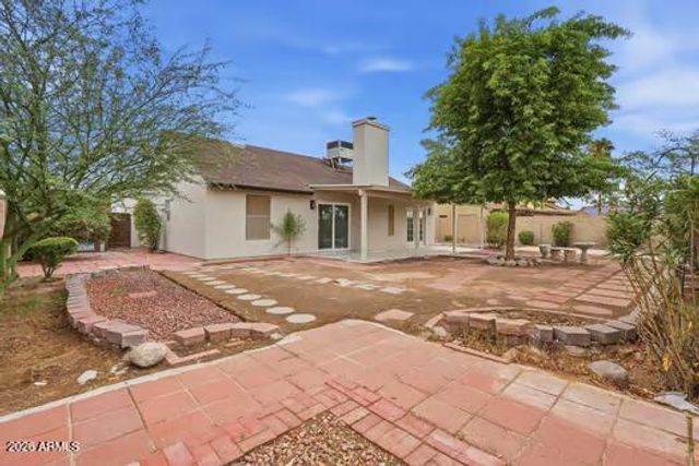 6121 W Maui Lane, Glendale, AZ 85306