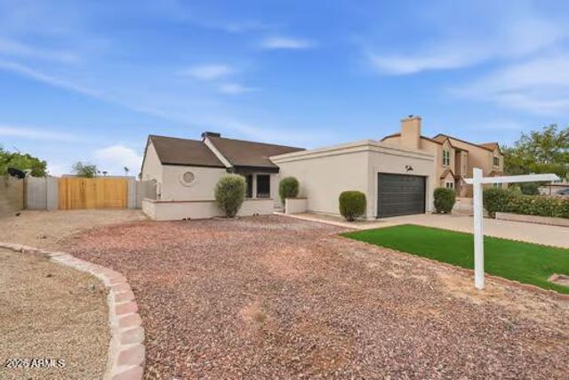 6121 W Maui Lane, Glendale, AZ 85306