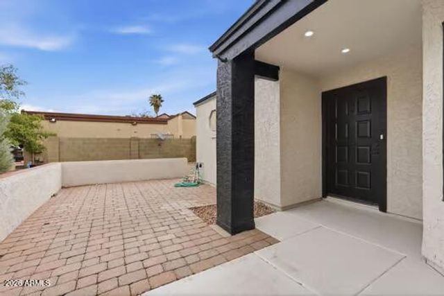 6121 W Maui Lane, Glendale, AZ 85306