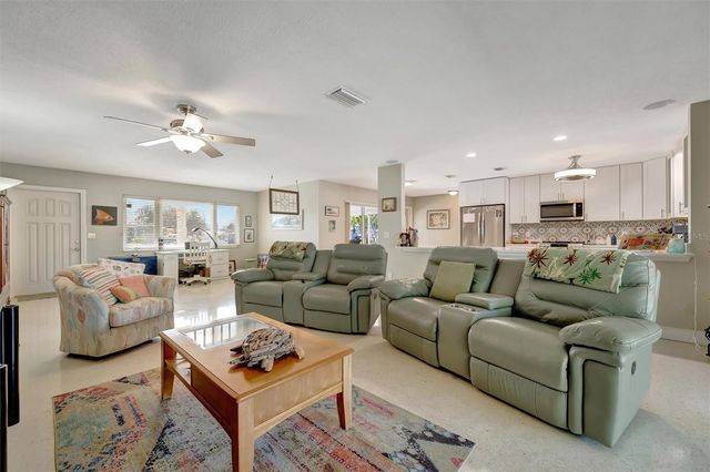 5918 8TH AVENUE DRIVE W, Bradenton, FL 34209