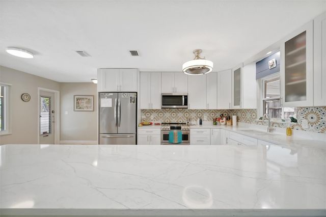 5918 8TH AVENUE DRIVE W, Bradenton, FL 34209