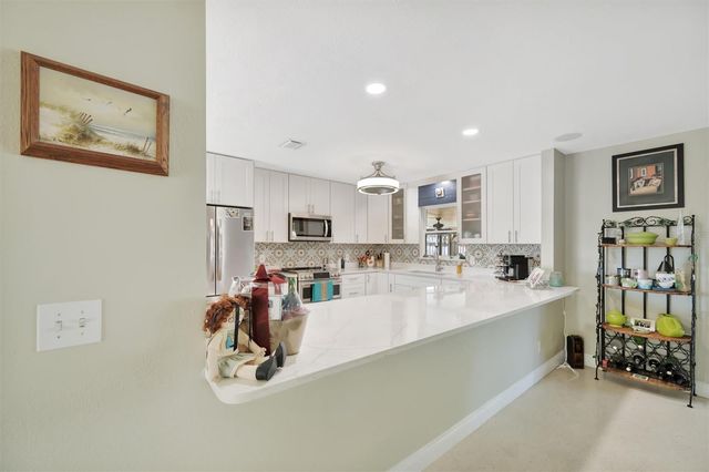 5918 8TH AVENUE DRIVE W, Bradenton, FL 34209