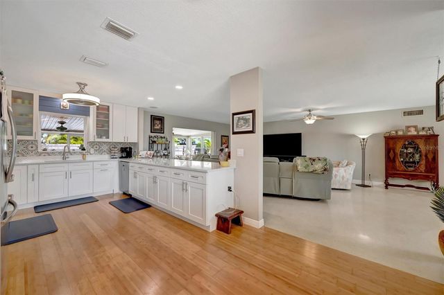 5918 8TH AVENUE DRIVE W, Bradenton, FL 34209