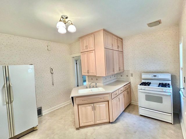 4313 N Morris BOULEVARD, Shorewood, WI 53211