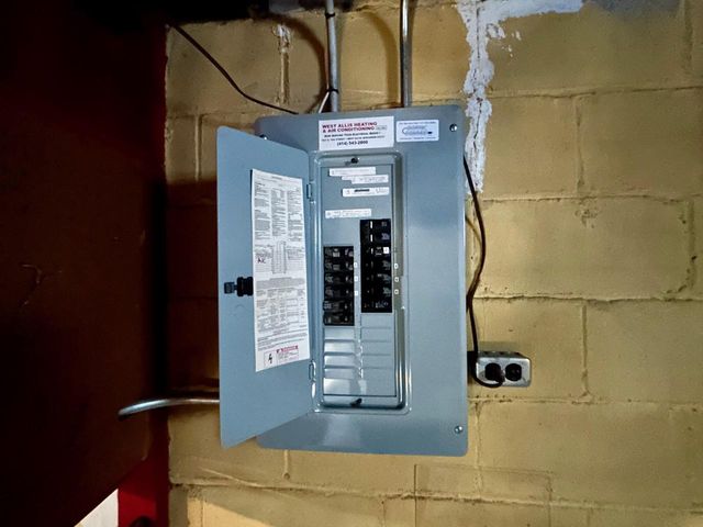 4313 N Morris BOULEVARD, Shorewood, WI 53211