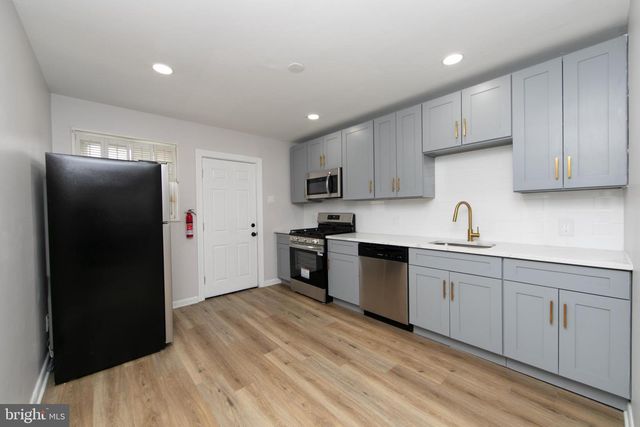 404 HUDSON ST, Gloucester City, NJ 08030