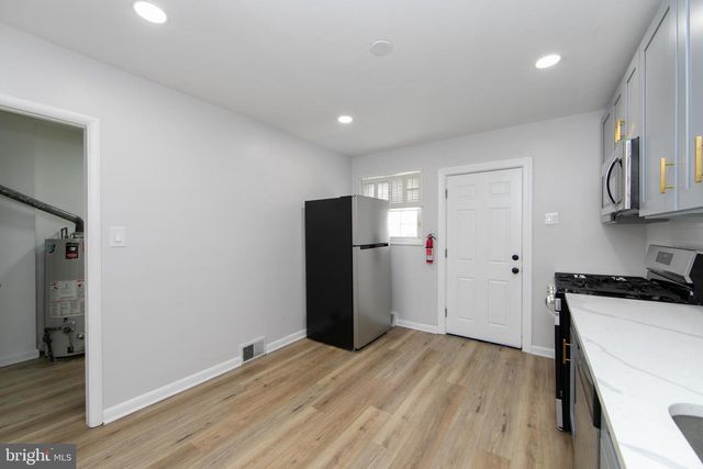 404 HUDSON ST, Gloucester City, NJ 08030