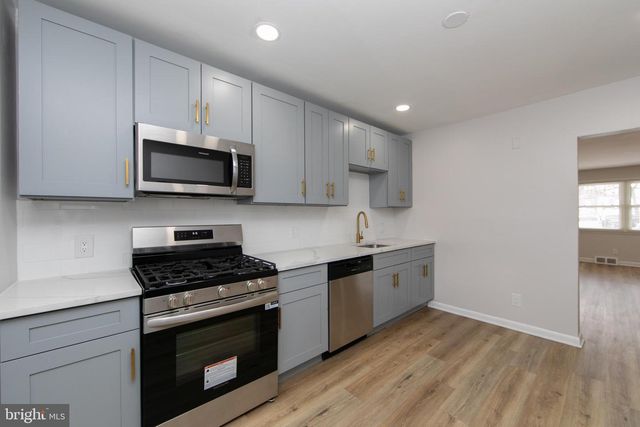 404 HUDSON ST, Gloucester City, NJ 08030