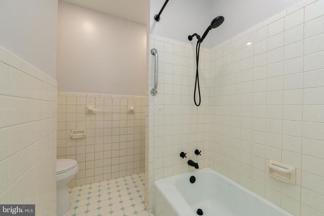 404 HUDSON ST, Gloucester City, NJ 08030