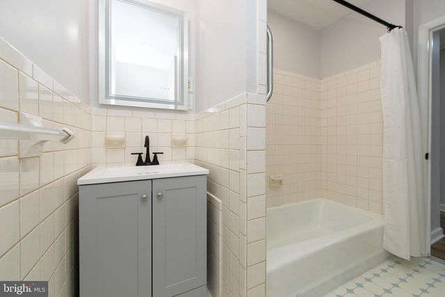 404 HUDSON ST, Gloucester City, NJ 08030