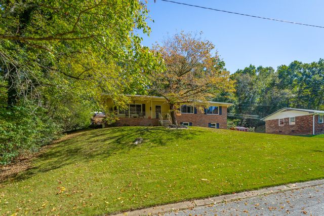 2316 Meadowbrook Trail, Chattanooga, TN 37421