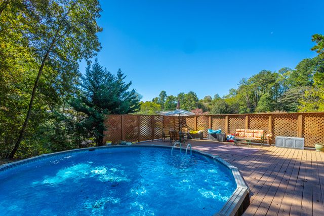 2316 Meadowbrook Trail, Chattanooga, TN 37421