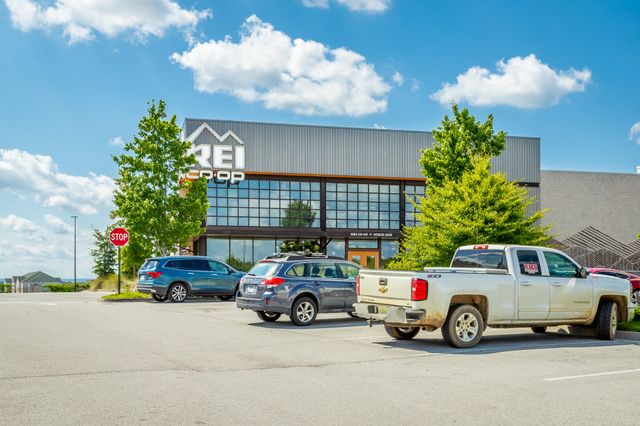 2316 Meadowbrook Trail, Chattanooga, TN 37421