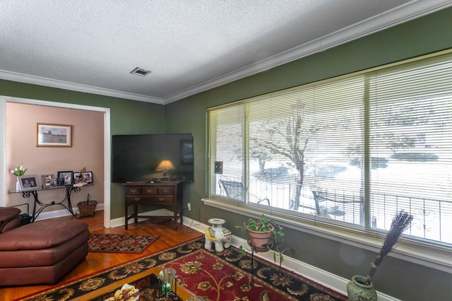 2316 Meadowbrook Trail, Chattanooga, TN 37421
