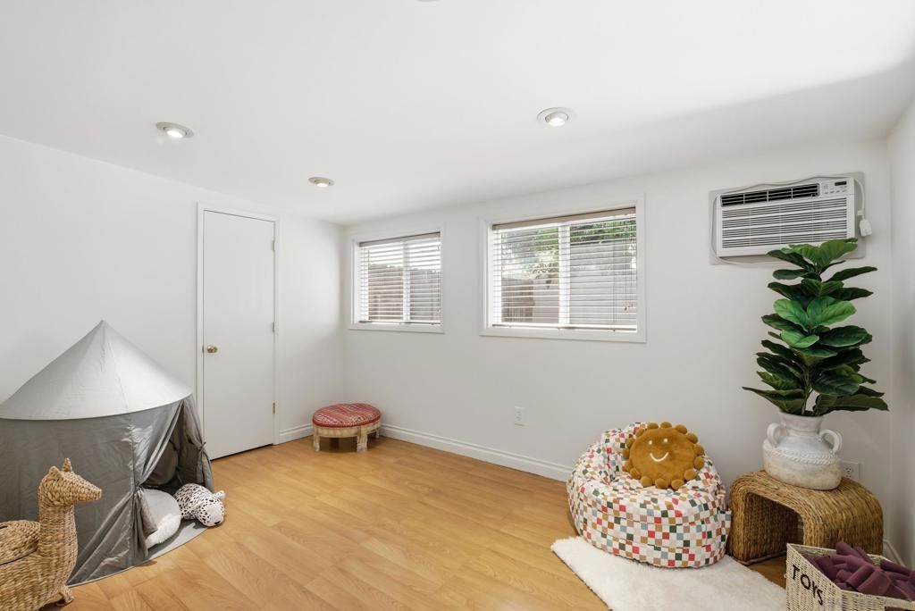 Image 15 of property listing at 8470 Tommy Dr, San Diego, CA 92119