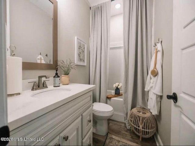 3698 Olivia Drive, Ocean Springs, MS 39564