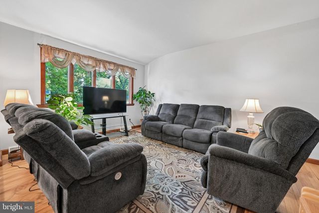 424 CALIFORNIA TRL, Browns Mills, NJ 08015