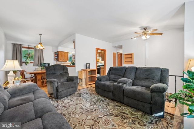 424 CALIFORNIA TRL, Browns Mills, NJ 08015