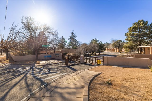 112 Camino Matias A&B, Santa Fe, NM 87501