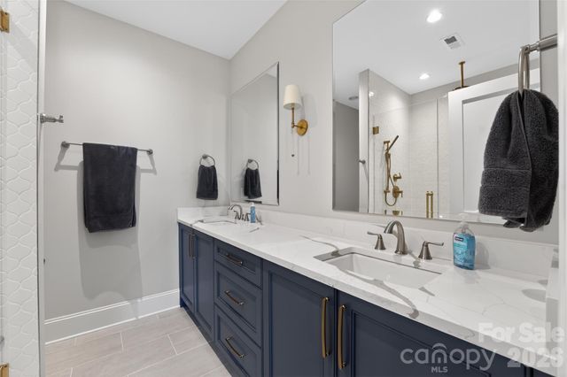 3111 Pinehurst Place, Charlotte, NC 28209