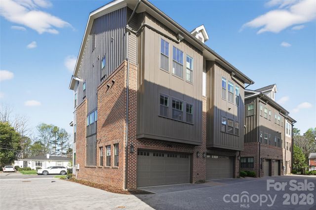 3111 Pinehurst Place, Charlotte, NC 28209