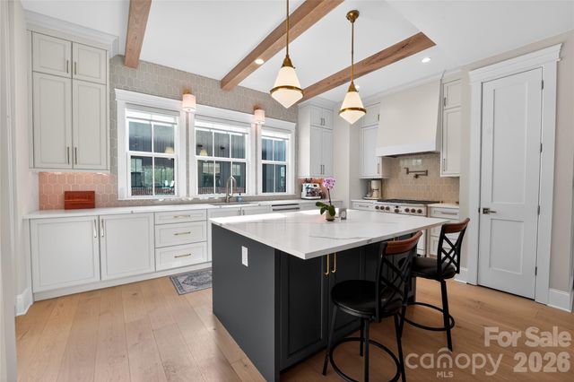 3111 Pinehurst Place, Charlotte, NC 28209