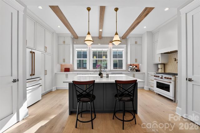 3111 Pinehurst Place, Charlotte, NC 28209