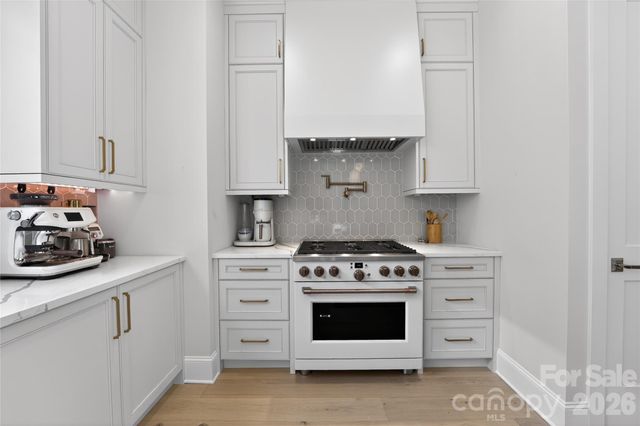 3111 Pinehurst Place, Charlotte, NC 28209