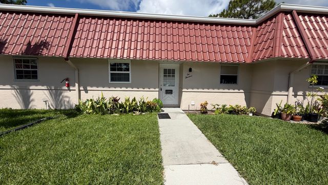214 Down East Lane, Lake Worth, FL 33467