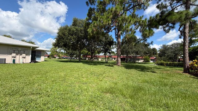 214 Down East Lane, Lake Worth, FL 33467