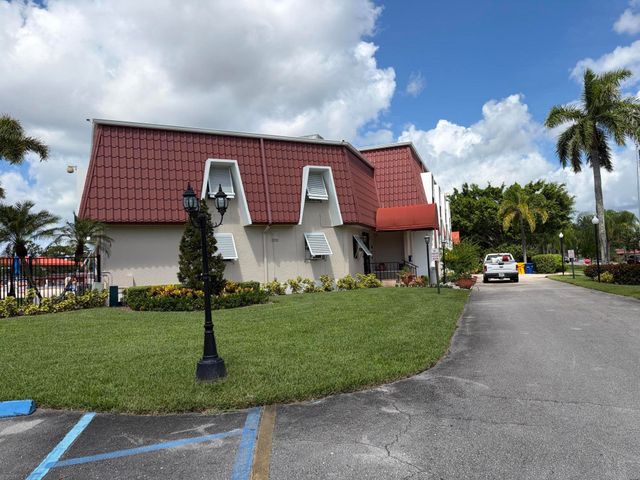 214 Down East Lane, Lake Worth, FL 33467