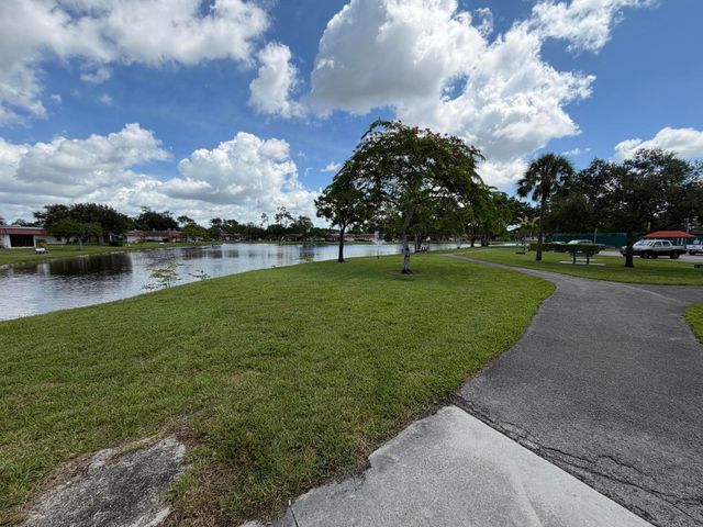 214 Down East Lane, Lake Worth, FL 33467